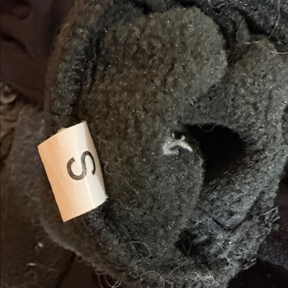 The North Face Charcoal Gloves - Picture 8 of 8